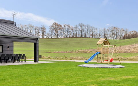 Marinus - 800M from the Sea: Tetto, Casa, Porta, Villetta, Shade, Raccordo, Cortile, Estate, Backyard