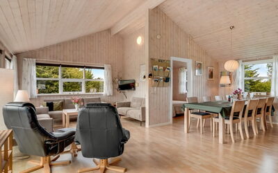 Lari - 600M from the Sea