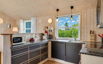 Lari - 600M from the Sea