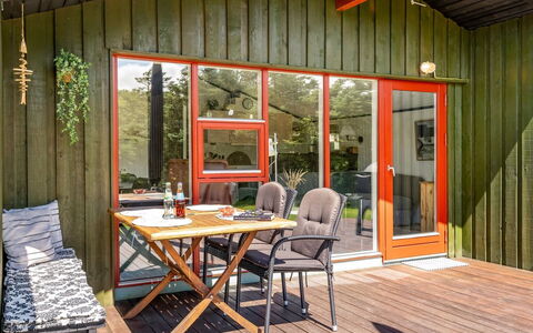 Spasena - 600M from the Sea: Legna, Casa, Portico, Deck, Latifoglie, Tetto, Color Legno, Pavimento In Legno, Eco Hotel