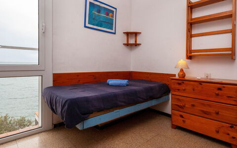 Villa Cassiopee: Costruzione, Mobilia, Proprietà, Comfort, Legna, Azzurro, Casa, Tessile, Interior Design, Telaio Del Letto