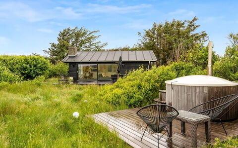 Mintha - 400M from the Sea: Erba, Arbusto, Tetto, Lotto, Comunita 'Impianto, Area Rurale, Villetta, Groundcover, Giardino
