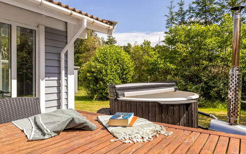 Anabela - from the Sea: Tetto, Casa, Casa, Villetta, Raccordo, Estate, Driveway, Edifici Giardino, Cortile, Capannone