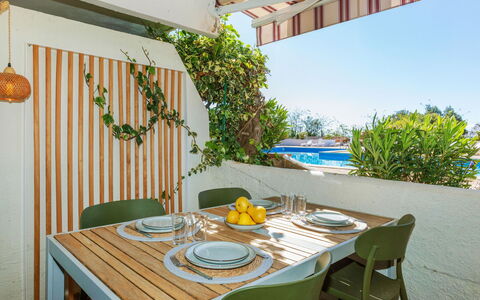 Loft Cau: Mobilia, Tavolo, Interior Design, Sedia, Cucina & Sala Da Pranzo Tavolo, Mobili Da Esterno, Casa, Tavolo Esterno, Shade, Sala Da Pranzo