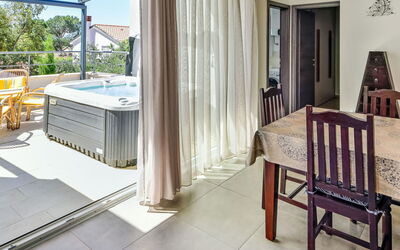 Artatore 301.2: Mobilia, Costruzione, Legna, Interior Design, Tenda, Pavimento, Shade, Pavimentazione, Sedia, Soggiorno