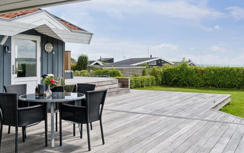 Nahele - 150M from the Sea: Mobilia, Interior Design, Pavimentazione, Pavimento, Soffitto, Camera, Sedia, Tavolo, Appartamento, Cucina & Sala Da Pranzo Tavolo