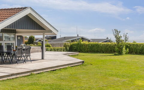 Nahele - 150M from the Sea: Mobilia, Interior Design, Pavimentazione, Pavimento, Soffitto, Camera, Sedia, Tavolo, Appartamento, Cucina & Sala Da Pranzo Tavolo