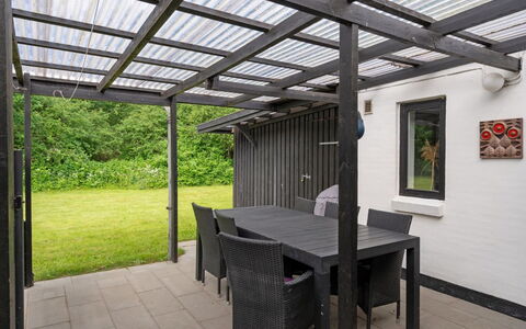 Thorward - 100M from the Sea: Legna, Casa, Portico, Deck, Latifoglie, Tetto, Color Legno, Pavimento In Legno, Eco Hotel