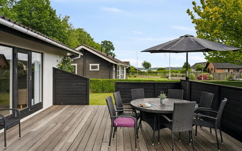 Thorward - 100M from the Sea: Legna, Casa, Portico, Deck, Latifoglie, Tetto, Color Legno, Pavimento In Legno, Eco Hotel