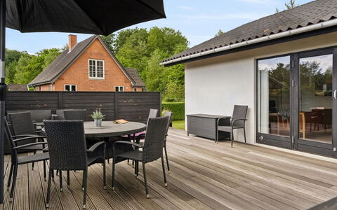 Thorward - 100M from the Sea: Legna, Casa, Portico, Deck, Latifoglie, Tetto, Color Legno, Pavimento In Legno, Eco Hotel