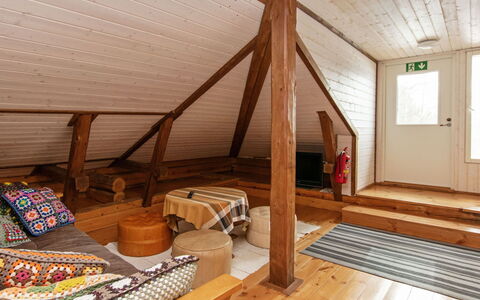 Kaislajärven Huvila: Mobilia, Interior Design, Pavimentazione, Pavimento, Tavolo, Soffitto, Cucina & Sala Da Pranzo Tavolo, Illuminazione, Sedia, Casa