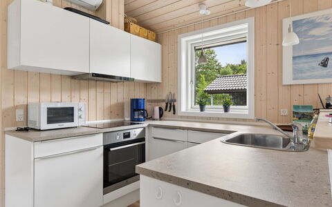 Vojdan - 600M from the Sea: Cucina, Legna, Controsoffitto, Pavimentazione, Elettrodomestico Da Cucina, Interior Design, Pavimento, Apparecchio Major, Lavello, Casa