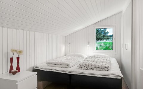 Annlisa - 1Km from the Sea: Legna, Soffitto, Interior Design, Camera Da Letto, Casa, Pavimento, Camera, Letto, Bedding, Telaio Del Letto