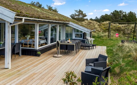Annlisa - 1Km from the Sea: Legna, Tetto, Casa, Villetta, Pendenza, Latifoglie, Portico, Deck, Plank, Struttura Esterna