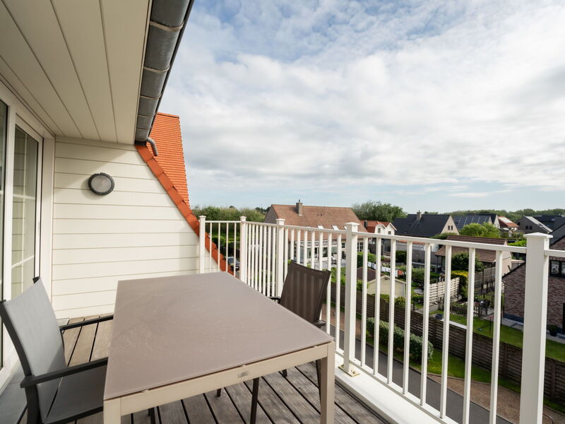 Cosy - Bright Top Floor Appartment