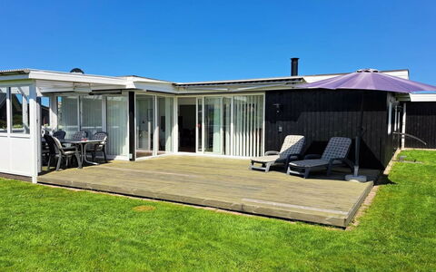 Myrte - 300M from the Sea: Casa, Shade, Cortile, Deck, Struttura Esterna, Portico, Villa