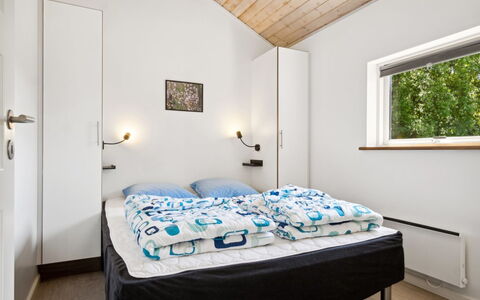Gunva - 30Km from the Sea: Legna, Camera Da Letto, Casa, Casa, Letto, Interior Design, Telaio Del Letto, Bedding, Lenzuolo, Soffitto