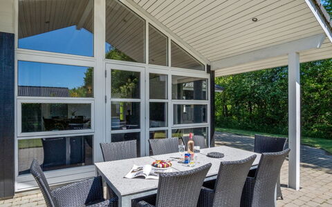 Gunva - 30Km from the Sea: Porta, Shade, Portico, Mobili Da Esterno, Soffitto, Terrazza, Struttura Esterna, Tenda, Deck, Sedia
