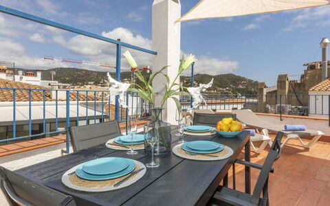 Tossa de Mar 601: Mobilia, Pavimentazione, Sedia, Pavimento, Cucina & Sala Da Pranzo Tavolo, Appartamento, Ristorante, Pianta Della Casa, Balcone, Controsoffitto