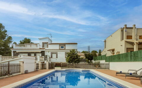 Xelin: Appartamento, Balcone, Recinzione, Estate, Villa, Home Scherma, Hotel, Dimora, Cancello