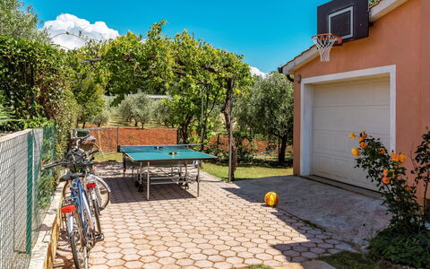 Petar: Cielo, Acqua, Pianta, Giorno, Proprietà, Costruzione, Piscina, Azzurro, Natura, Architettura