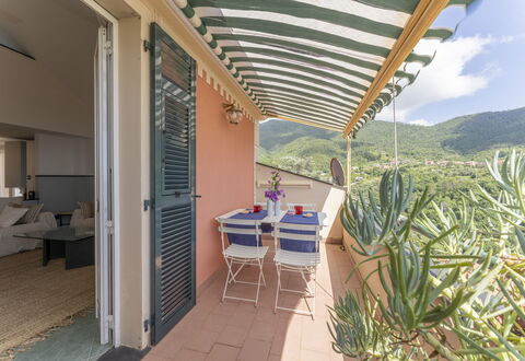 Emma House, Terrace and Sea View, Moneglia: Tavolo, Pianta, Mobilia, Costruzione, Sedia, Shade, Nube, Pianta Della Casa, Mobili Da Esterno, Architettura