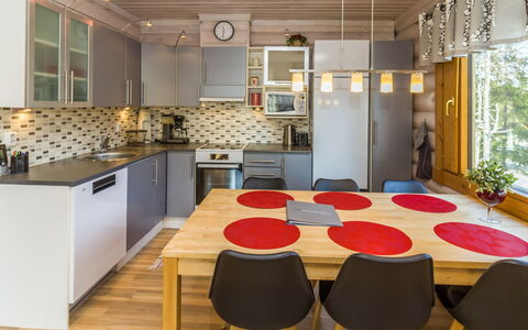 Rukanlyhty: Cucina, Interior Design, Mobilia, Controsoffitto, Elettrodomestico Da Cucina, Apparecchio Major, Legna, Lampada, Pavimentazione, Soffitto