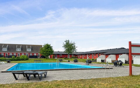 Niyazi - 6Km from the Sea: Legna, Tetto, Architettura, Casa, Casa, Villetta, Raccordo, Latifoglie, Pendenza, Estate