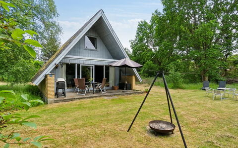 Tine - 600M from the Sea: Legna, Tetto, Architettura, Casa, Casa, Villetta, Raccordo, Latifoglie, Pendenza, Estate
