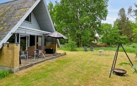 Tine - 600M from the Sea: Legna, Tetto, Architettura, Casa, Casa, Villetta, Raccordo, Latifoglie, Pendenza, Estate