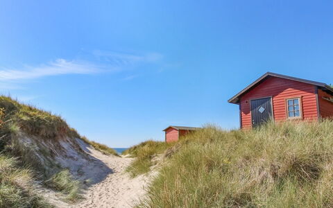 Tine - 600M from the Sea: Legna, Tetto, Architettura, Casa, Casa, Villetta, Raccordo, Latifoglie, Pendenza, Estate