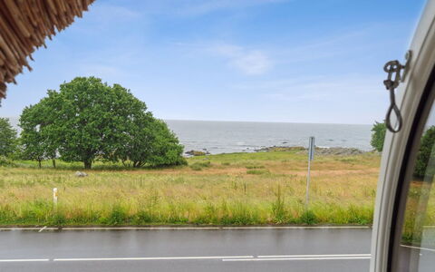 Leoni - 115M from the Sea: Legna, Tetto, Architettura, Casa, Casa, Villetta, Raccordo, Latifoglie, Pendenza, Estate