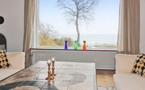 Vanta - 50M from the Sea: Legna, Mobilia, Appartamento, Camera, Soffitto, Color Legno, Sedia, Latifoglie, Vernice, Legname