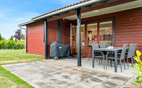Fulk - 150M from the Sea: Legna, Tetto, Architettura, Casa, Casa, Villetta, Raccordo, Latifoglie, Pendenza, Estate