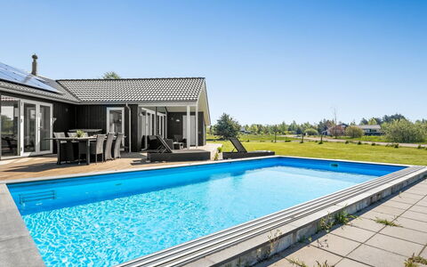 Kiersten - 800M from the Sea: Tetto, Casa, Casa, Villetta, Porta, Raccordo, Deck, Portico, Plank, Latifoglie