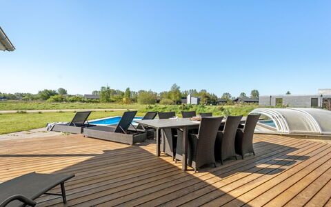 Kiersten - 800M from the Sea: Tetto, Casa, Casa, Villetta, Porta, Raccordo, Deck, Portico, Plank, Latifoglie
