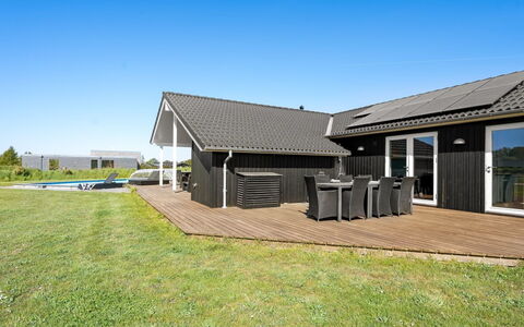 Kiersten - 800M from the Sea: Tetto, Casa, Casa, Villetta, Porta, Raccordo, Deck, Portico, Plank, Latifoglie