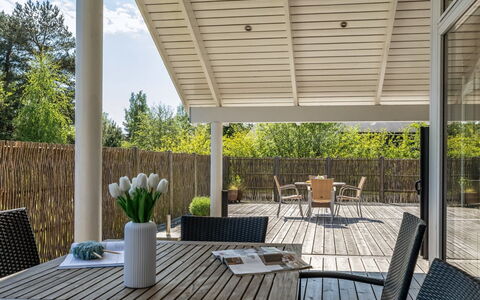 Gudlaug - 1Km from the Sea: Tetto, Casa, Casa, Villetta, Porta, Raccordo, Deck, Portico, Plank, Latifoglie