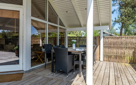 Gudlaug - 1Km from the Sea: Tetto, Casa, Casa, Villetta, Porta, Raccordo, Deck, Portico, Plank, Latifoglie