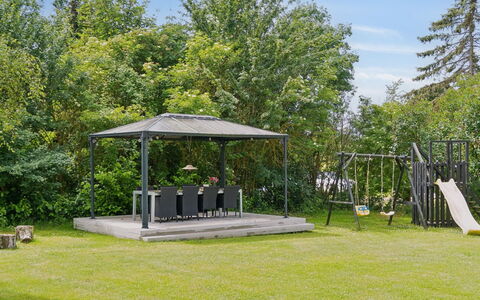 Jorinde - 1Km from the Sea: Erba, Spazio Pubblico, Giardino, Shade, Gazebo, Lotto, Padiglione, Struttura Esterna, Prato