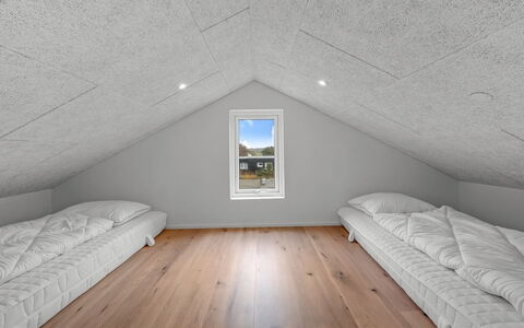 Dreng - 300M from the Sea