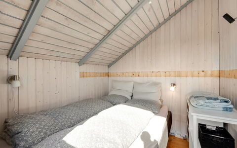 Angelie - 400M from the Sea: Legna, Camera Da Letto, Letto, Pavimento, Interior Design, Lenzuolo, Bedding, Casa, Biancheria, Soffitto