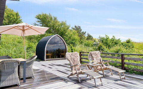 Gærmund - 700M from the Sea: Mobilia, Interior Design, Pavimentazione, Pavimento, Soffitto, Camera, Sedia, Tavolo, Appartamento, Cucina & Sala Da Pranzo Tavolo