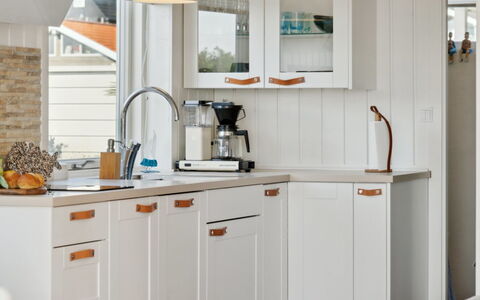 Anselmi - 25M from the Sea: Interior Design, Cabinetry, Mobilia, Pavimentazione, Controsoffitto, Cucina, Illuminazione, Elettrodomestico Da Cucina, Casa, Credenza