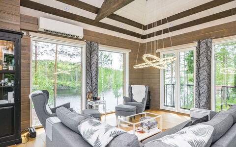 Villa Torni: Mobilia, Interior Design, Pavimentazione, Pavimento, Tavolo, Soffitto, Cucina & Sala Da Pranzo Tavolo, Illuminazione, Sedia, Casa