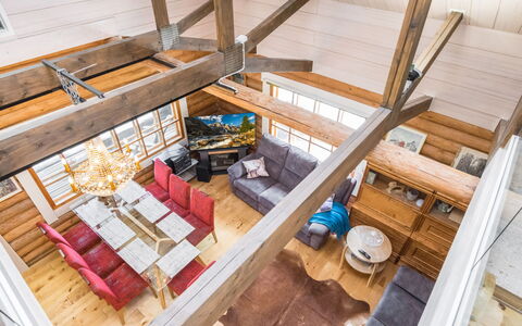 Villa Torni: Mobilia, Interior Design, Pavimentazione, Pavimento, Tavolo, Soffitto, Cucina & Sala Da Pranzo Tavolo, Illuminazione, Sedia, Casa