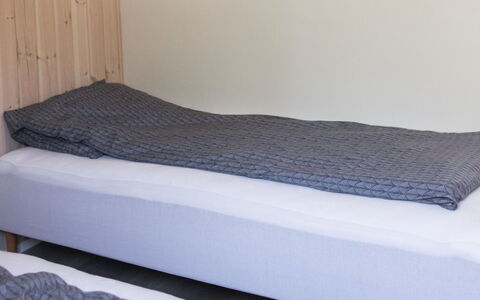Nico - 600M from the Sea: Legna, Biancheria, Tessile, Pavimento, Camera Da Letto, Pavimentazione, Lenzuolo, Mobilia, Bedding, Letto