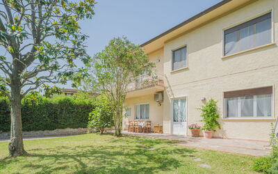 Gerry House 697.1: Cibo, Cielo, Tavolo, Tavola, Montagna, Nube, Pianta, Mobilia, Verde, Paesaggio Naturale