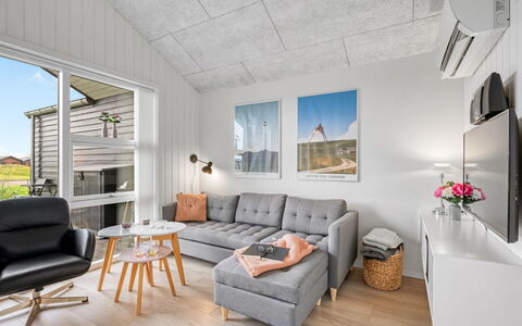 Antonelle - from the Sea: Mobilia, Interior Design, Pavimentazione, Pavimento, Soffitto, Camera, Sedia, Tavolo, Appartamento, Cucina & Sala Da Pranzo Tavolo