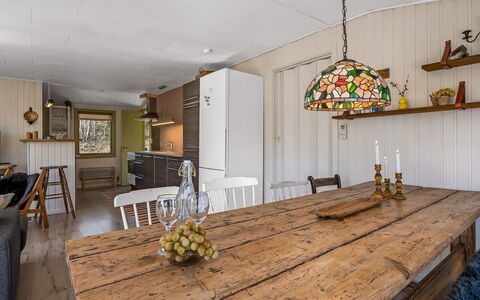 Lovisa - 7Km from the Sea: Mobilia, Interior Design, Pavimentazione, Legna, Soffitto, Pavimento, Lampada, Cucina & Sala Da Pranzo Tavolo, Sala Da Pranzo, Tavolo